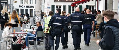 Polizei und Ordnungsamt waren mit mehr als 100 Kräften vor Ort. Foto: BeckerBredel