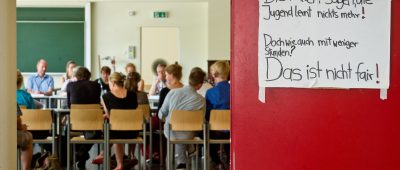 In einem offenen Brief haben Schüler:innen aus dem Saarland auf die aktuellen Missstände in den Schulen aufmerksam gemacht. Symbolfoto (vor Corona aufgenommen): picture alliance / dpa | Christoph Schmidt