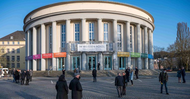 Im Saarbrücker Staatstheater sind wieder Vorstellungen möglich. Foto: Oliver Dietze/dpa-Bildfunk