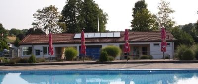 Im Freibad in Walsheim werden im Juli Filme und das Finale der Fußball-EM gezeigt. Foto: Gemeinde Gersheim