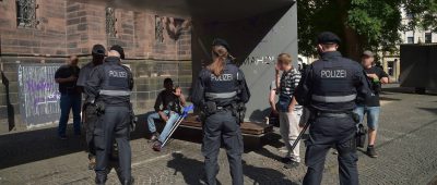 Die Polizei hat insbesondere an der Johanneskirche in Saarbrücken eine Drogenkontrolle durchgeführt. Foto: BeckerBredel