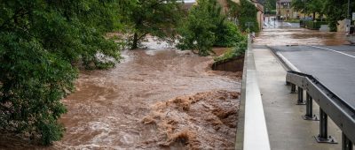 Hier zu sehen: die Überschwemmungen in Erdorf, einem Stadtteil von Bitburg im Eifelkreis Bitburg-Prüm/Rheinland-Pfalz. Foto: dpa-Bildfunk/Harald Tittel