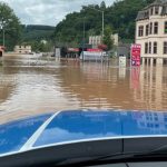 Auch am Freitagmorgen machten sich Einsatzkräfte der Bereitschaftspolizei Saar auf den Weg nach Rheinland-Pfalz. Foto: Facebook/@Polizei.Saarland